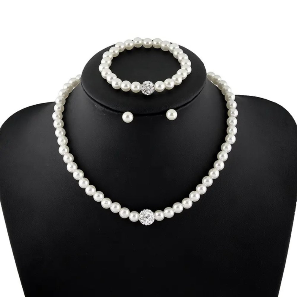 Necklace Bracelet Earrings Pearl Set